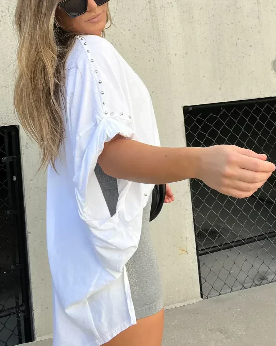 Kelly | Oversized T-shirt met klinknagels